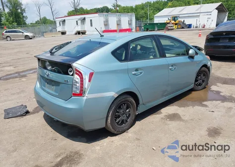 2015 Toyota Prius Two z USA, uszkodzony, nr VIN JTDKN3DU9F1960588